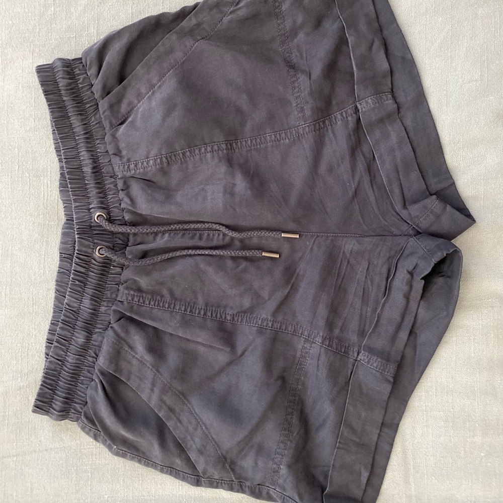 Navy blue & green cargo shorts